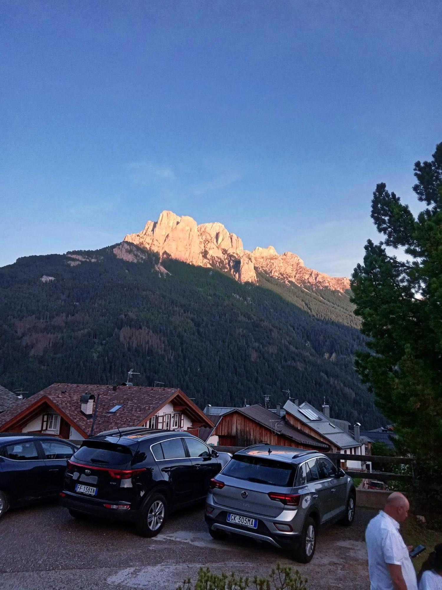 Hotel Vigo Vigo di Fassa Exteriör bild