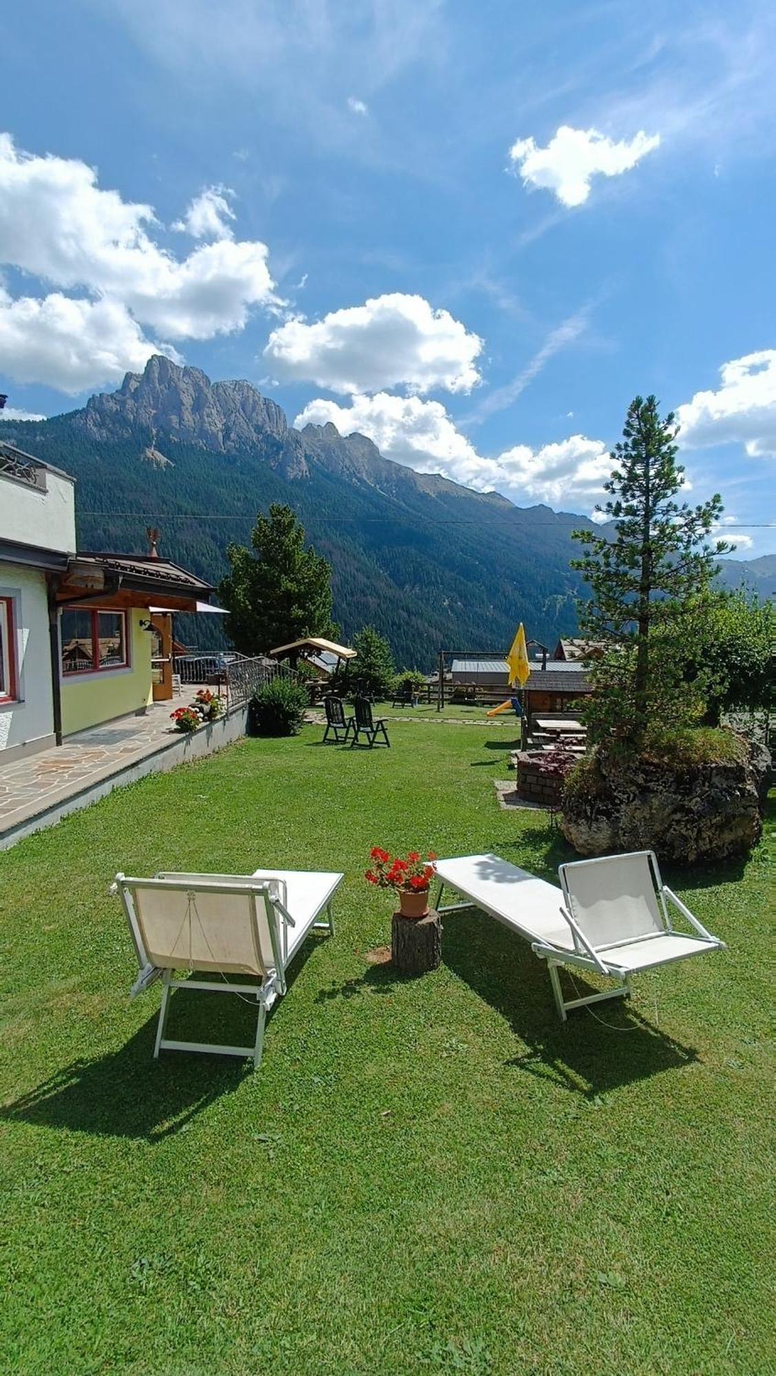 Hotel Vigo Vigo di Fassa Exteriör bild